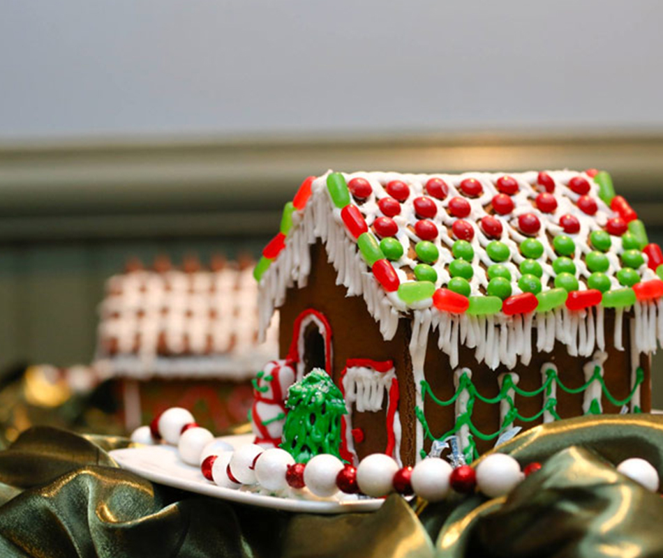 Promotion for Holiday Gingerbread House Workshops